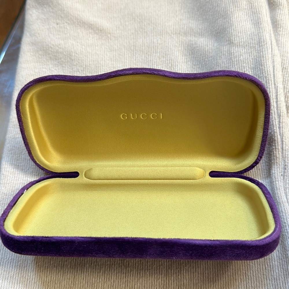 Gucci case sunglasses